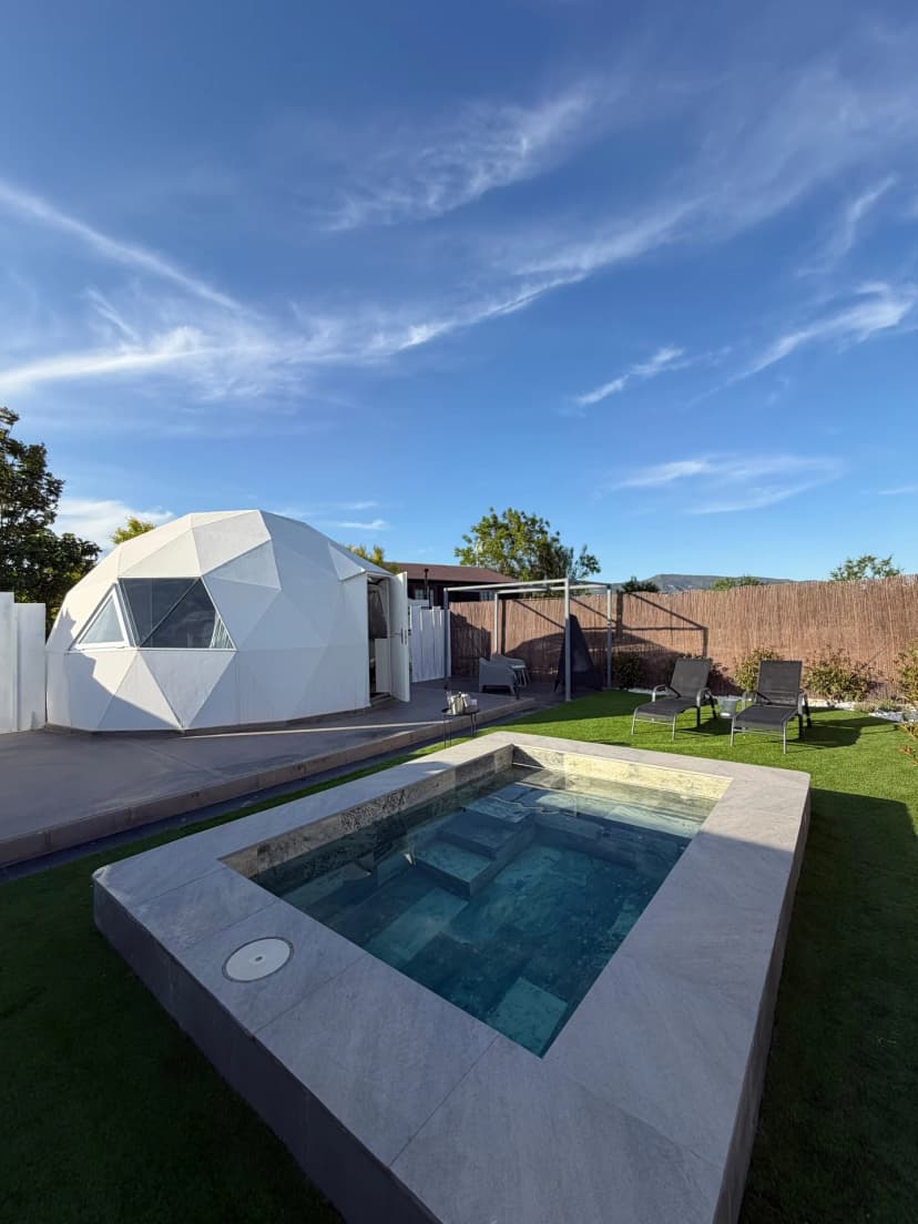 Nyxia Dome — glamping en Caravaca de la Cruz, Murcia, Murcia · 4.9 de 5 (107 opiniones) · Tres domos con techo de cristal para ver las estrellas desde la cama
