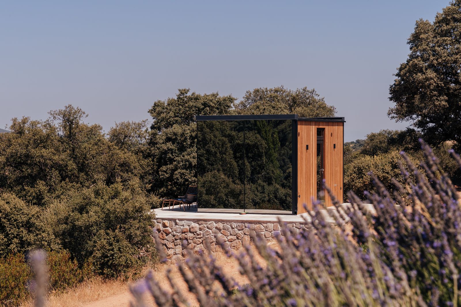 Cork Valley — casa espejo de la cabaña, en Hontanar, Toledo (imagen 57)