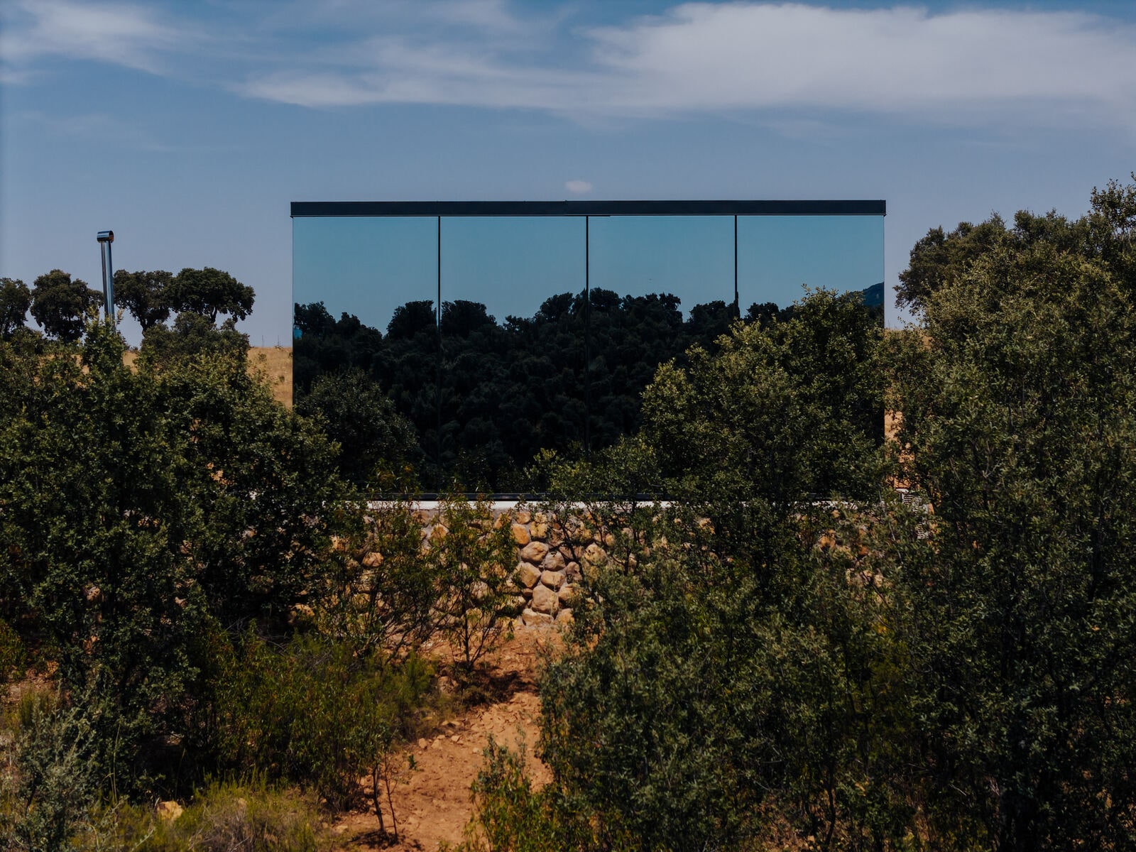 Cork Valley — casa espejo elevada con jacuzzi de la cabaña, en Hontanar, Toledo (imagen 97)