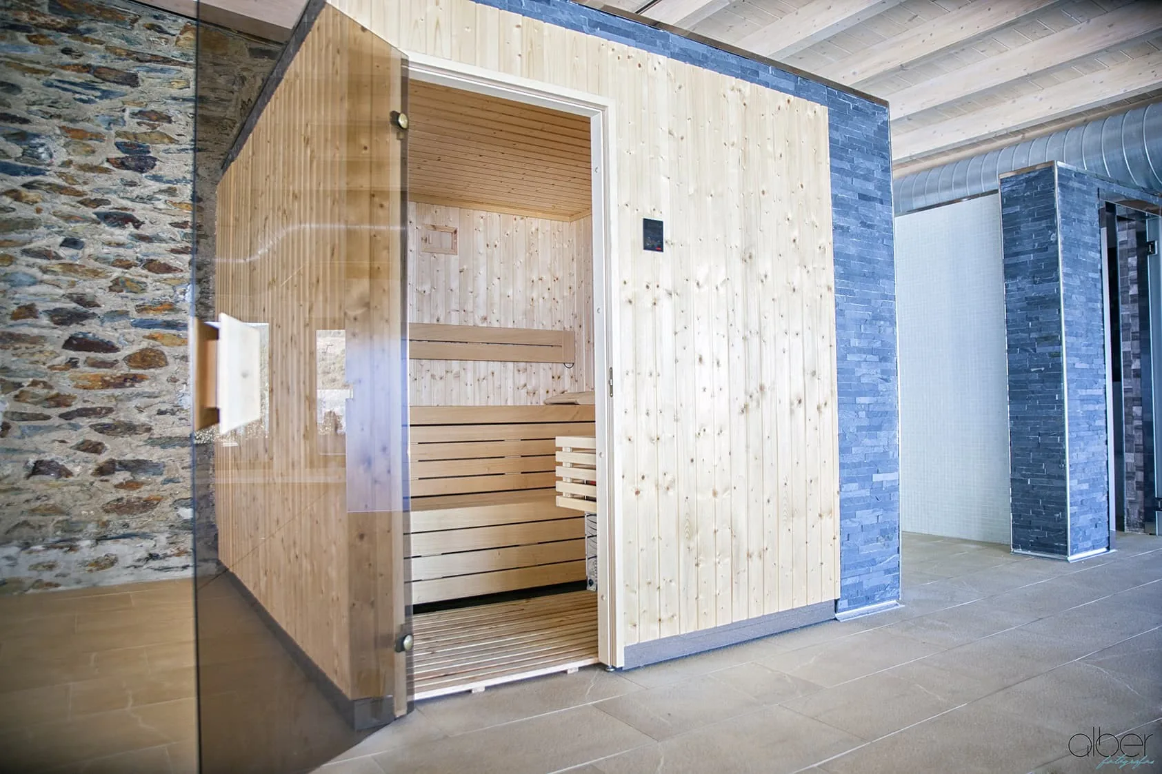 The Rock Suites & Spa — instalaciones y entorno del hotel, en Congosto, El Bierzo (León) (imagen 11)