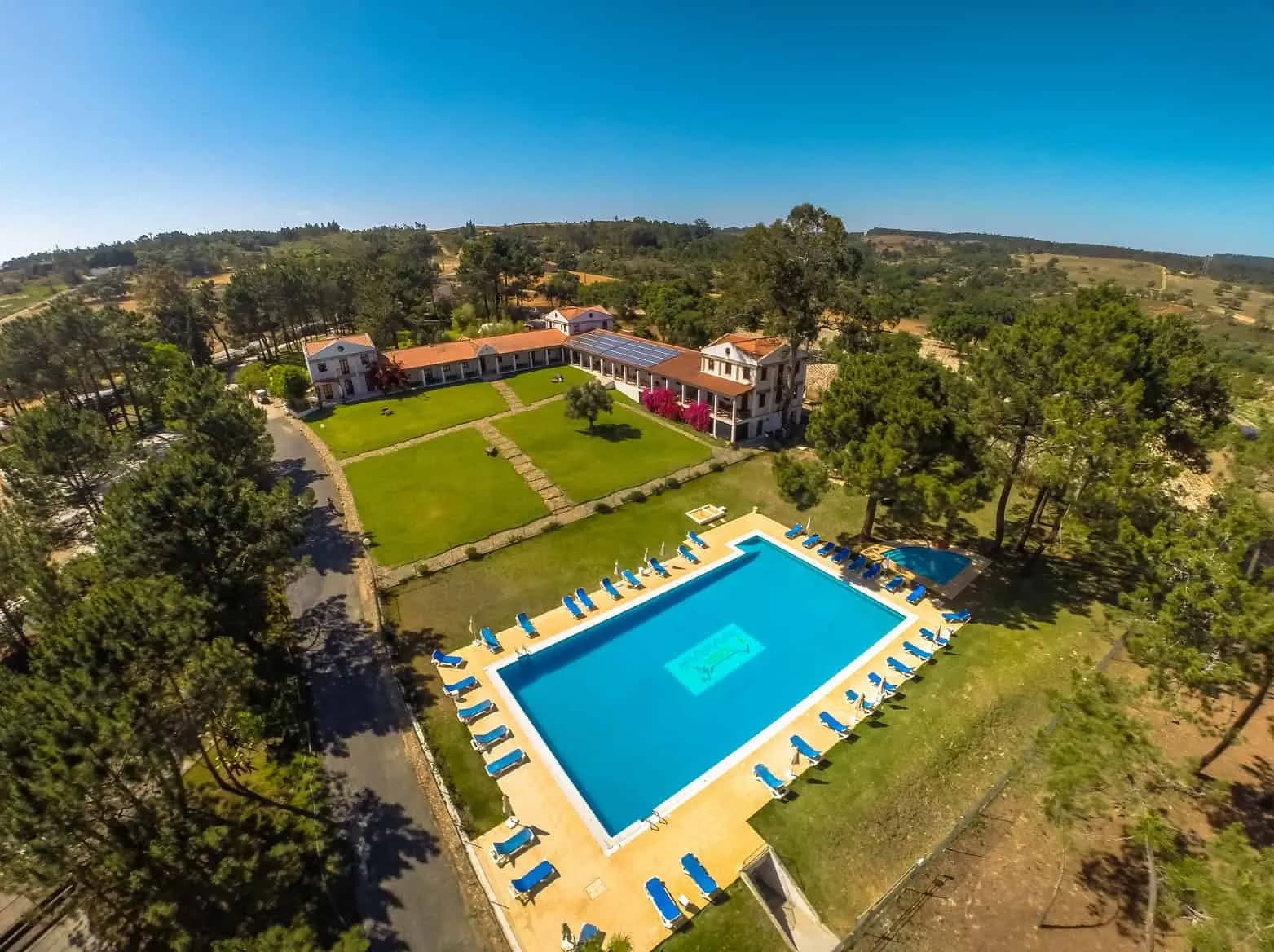 Wecamp São Miguel — camping en Odeceixe, Beja (Portugal), Portugal · Piscina para adultos y piscina infantil