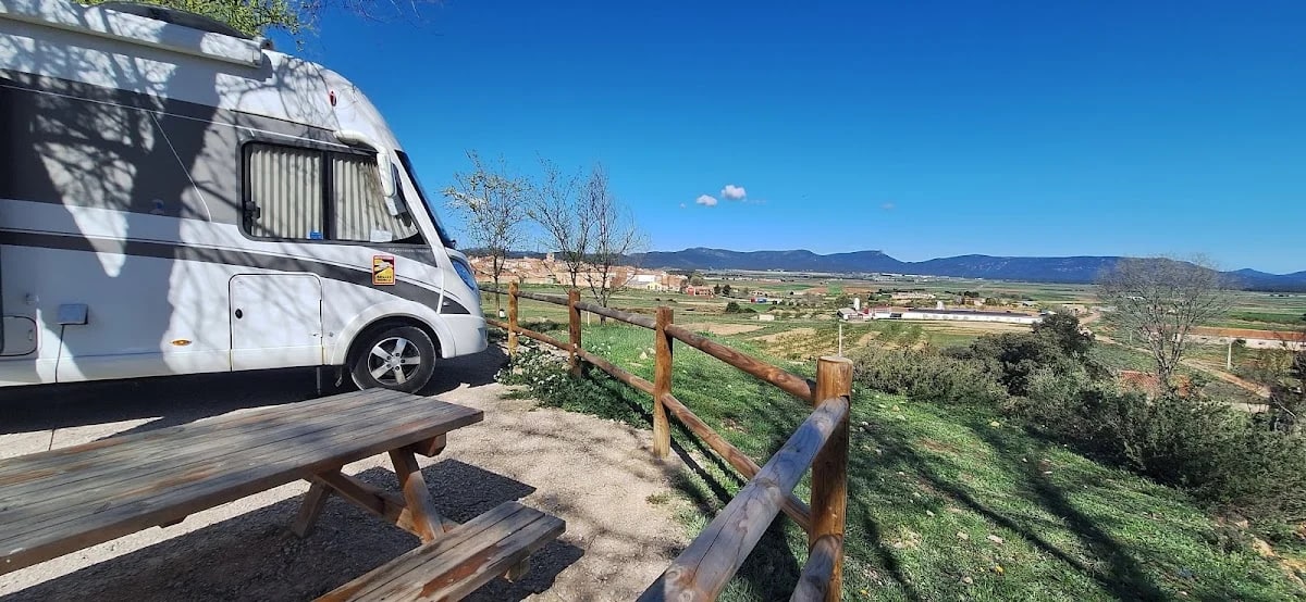 Area de autocaravanas — camping en Sinarcas, Valencia, Comunidad Valenciana · 4.5 de 5 (42 opiniones)