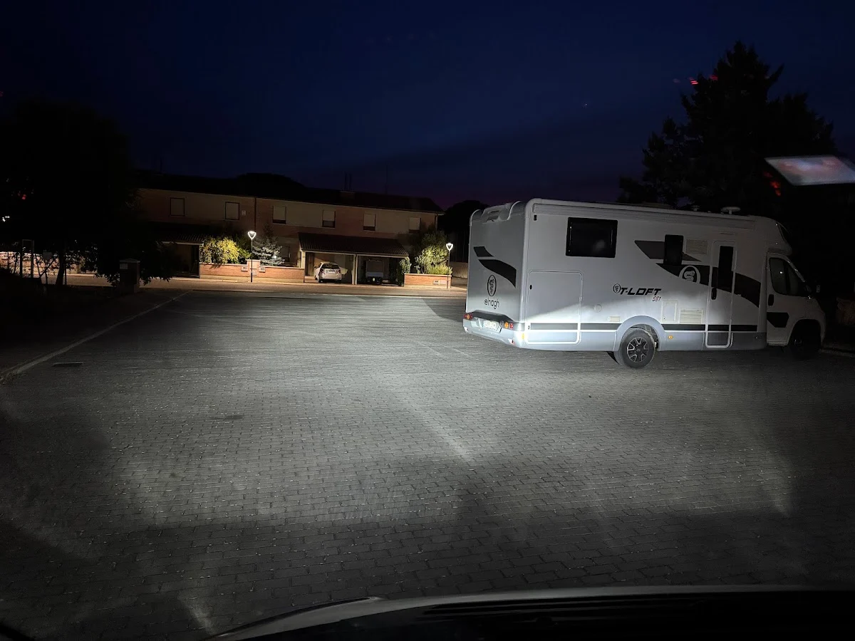 Área para Autocaravanas — camping en Quintanilla de Onésimo, Valladolid, Castilla y León · 3.7 de 5 (24 opiniones)