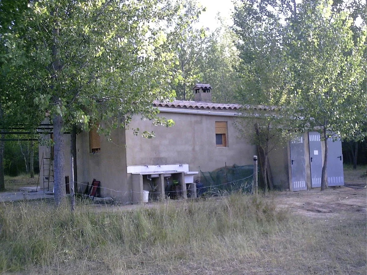 Campamento fuentes del Cabriel — camping en paraje el Cuadro, Camino de Peñarrubia, parcela 134, 16311, Cuenca, España, Castilla-La Mancha · 2.3 de 5 (20 opiniones)