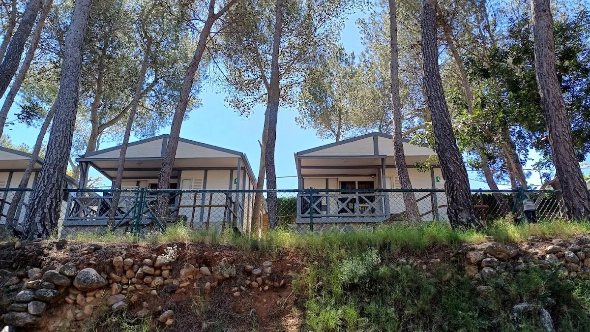 Camping - Bungalows Altomira — camping en Navajas, Castellón, Comunidad Valenciana · 4.3 de 5 (2807 opiniones)
