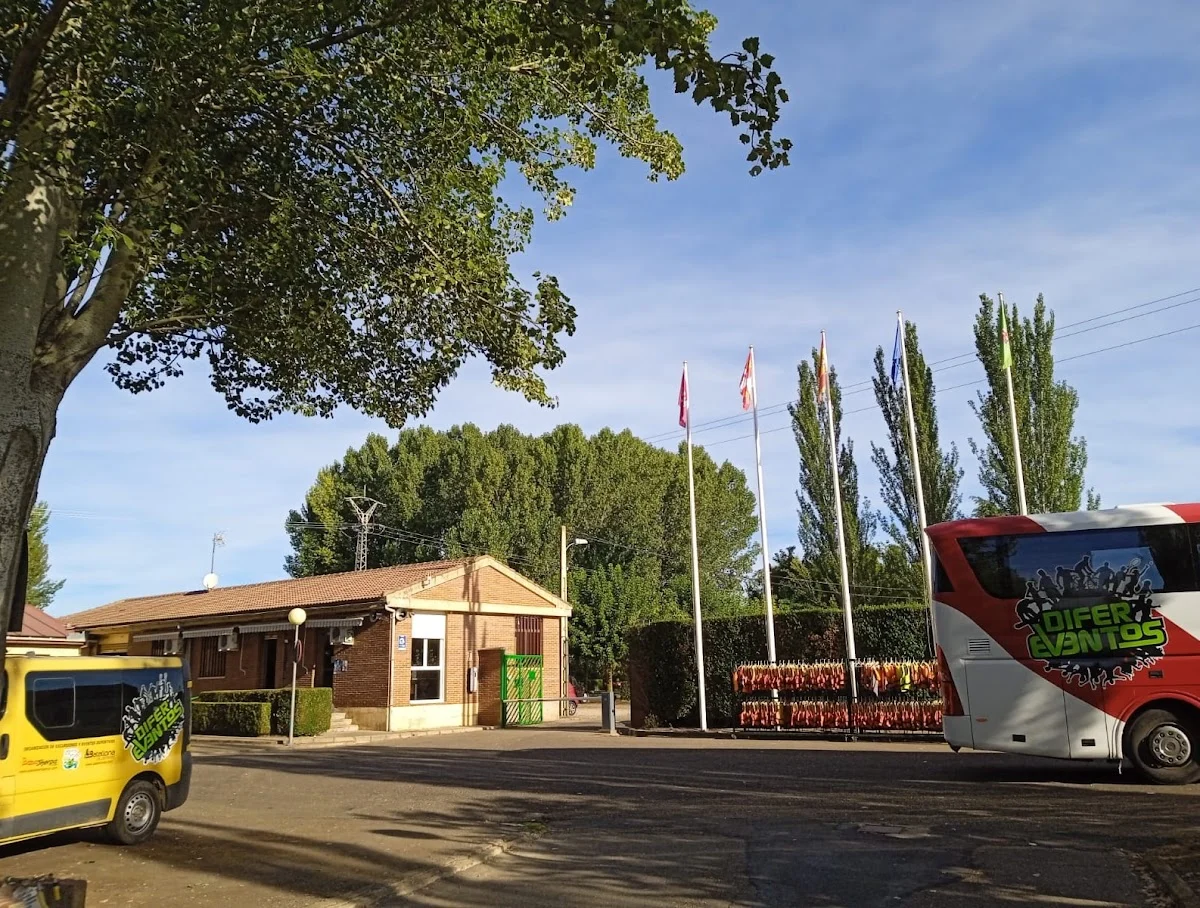 Camping Alkamping — camping en Veguellina de Órbigo, León, Castilla y León · 4.4 de 5 (242 opiniones)