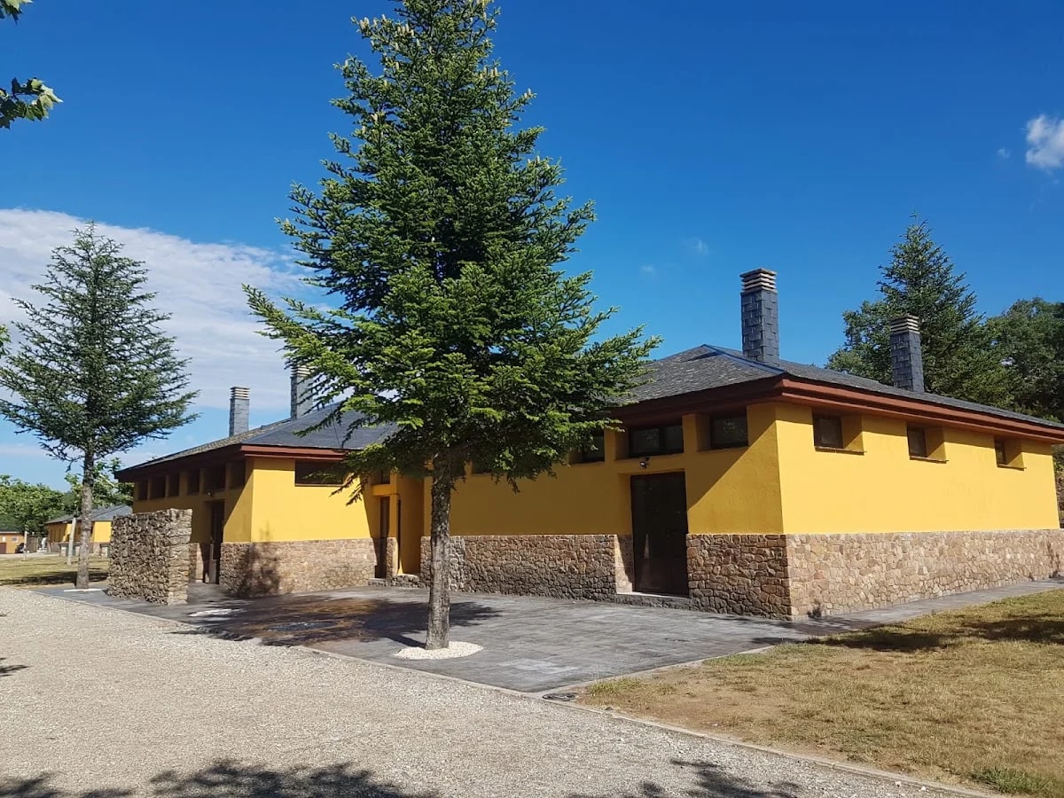 Camping Bar Restaurante Los Molinos — camping en Manzanal de Arriba, Zamora, Castilla y León · 4.3 de 5 (534 opiniones)