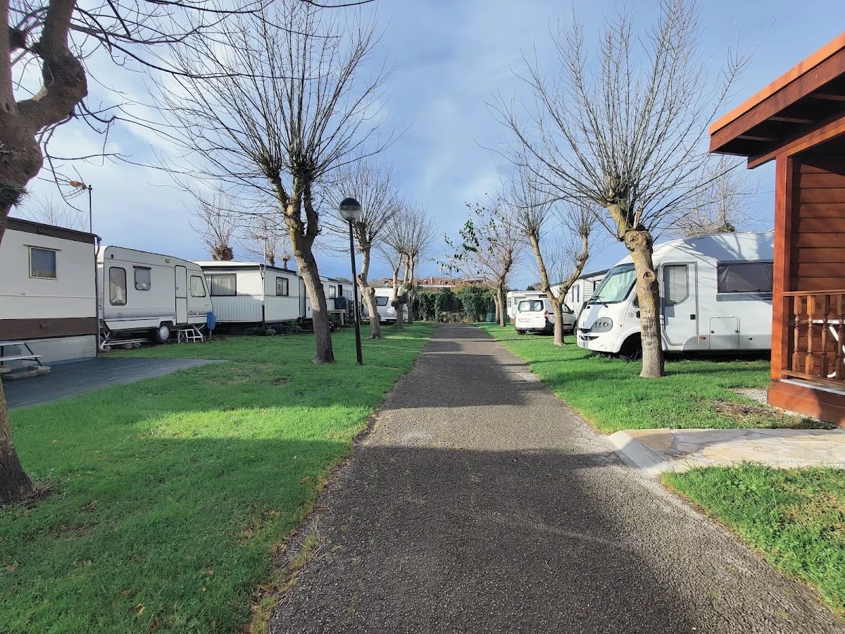 Camping Bungalows Costa San Juan — camping en Soto de la Marina, Cantabria, Cantabria · 4.1 de 5 (705 opiniones)