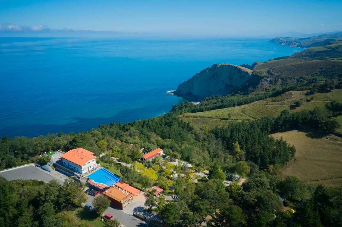 Camping & Bungalows Itxaspe — camping en Deba-Itziar, Gipuzkoa, País Vasco · 4.7 de 5 (963 opiniones)