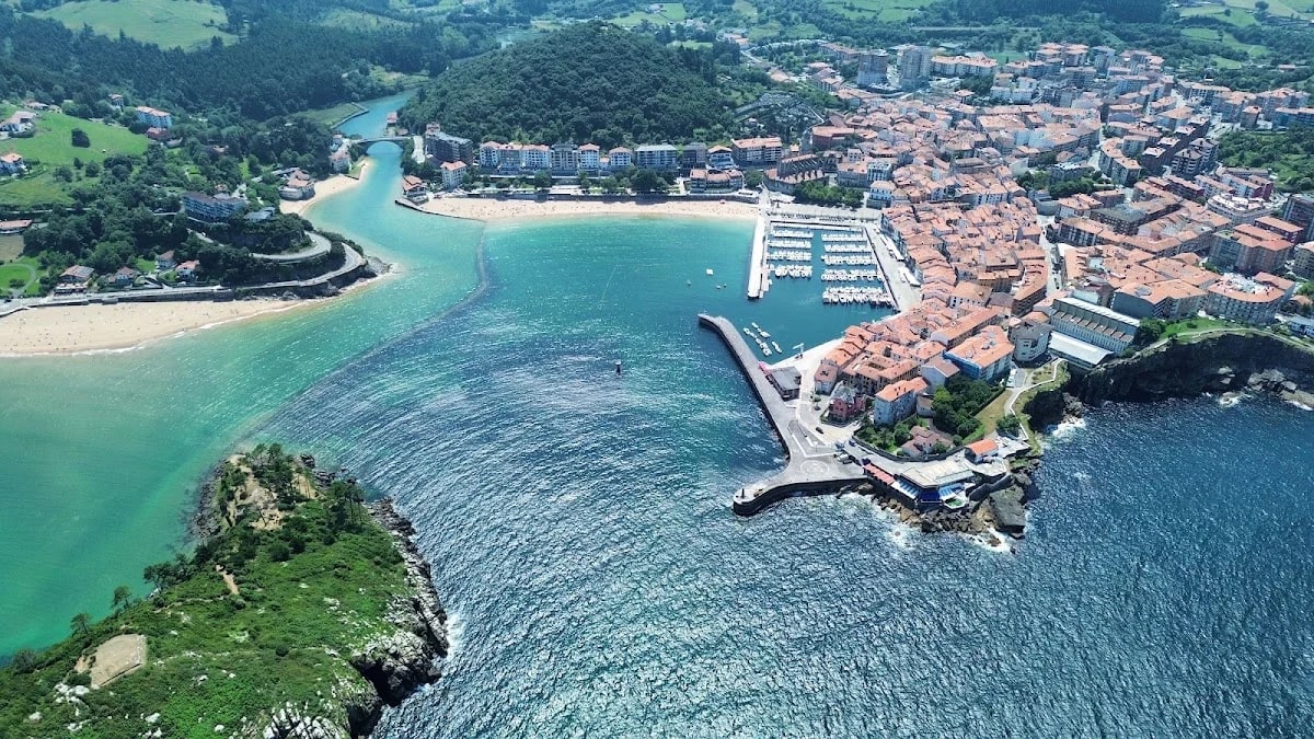 Camping & Bungalows Leagi — camping en Barrio Leagi, 4, 48289, Vizcaya, España, País Vasco · 4.3 de 5 (863 opiniones)