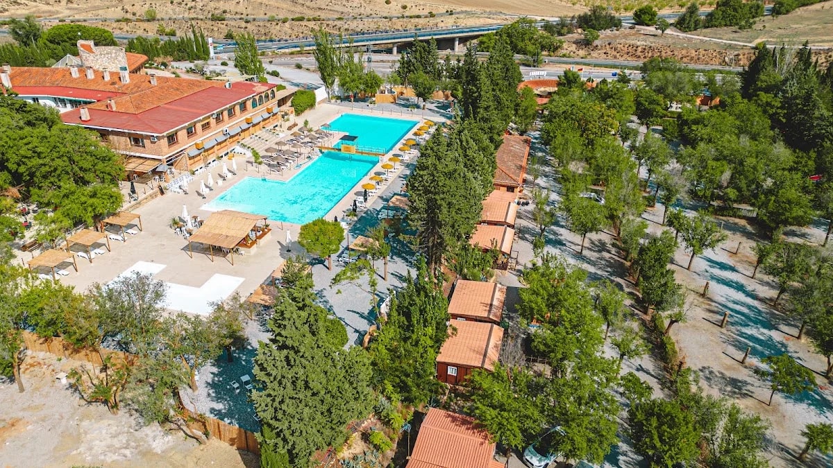 Camping & Bungalows Suspiro del Moro — camping en Otura, Granada, Andalucía · 3.6 de 5 (748 opiniones)
