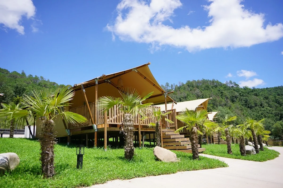 Camping Can Bora Lodges — camping en Constantins, Girona, Cataluña · 4.6 de 5 (102 opiniones)