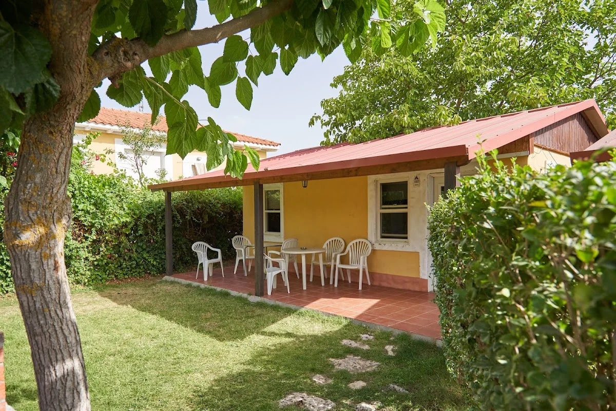 Camping Cubillas — camping en Cubillas de Santa Marta, Valladolid, Castilla y León · 3.4 de 5 (898 opiniones)