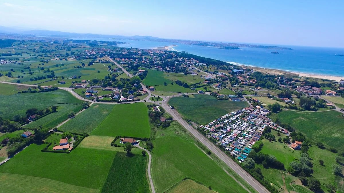 Camping El Arbolado | Alquiler de bungalows y mobil-homes — camping en Loredo, Cantabria, Cantabria · 4.1 de 5 (382 opiniones)