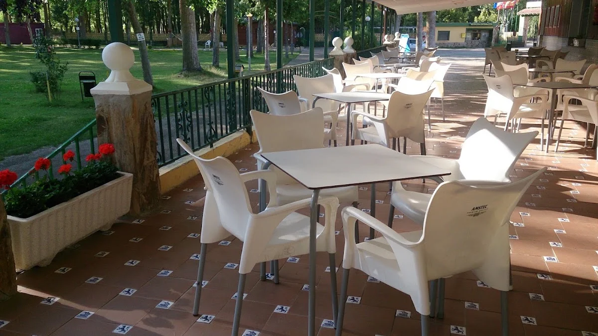 Camping El Edén — camping en Carrión de los Condes, Palencia, Castilla y León · 3.3 de 5 (323 opiniones)