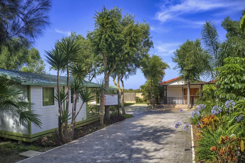 Camping El Faro. Camping en Conil de la Frontera. Bungalows . — camping en Conil de la Frontera, Cádiz, Andalucía · 4.1 de 5 (2421 opiniones) · Piscinas