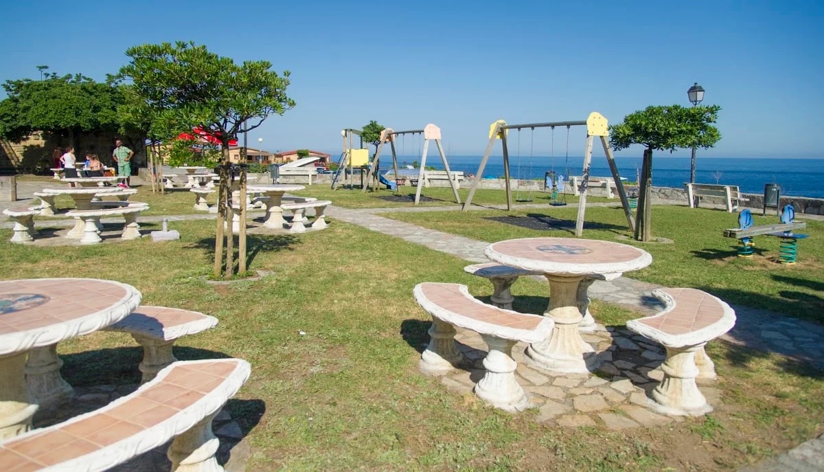 Camping Faro de Higuer — camping en Cam. Higer, 58, 20280, Guipúzcoa, España, País Vasco · 3.7 de 5 (1831 opiniones)