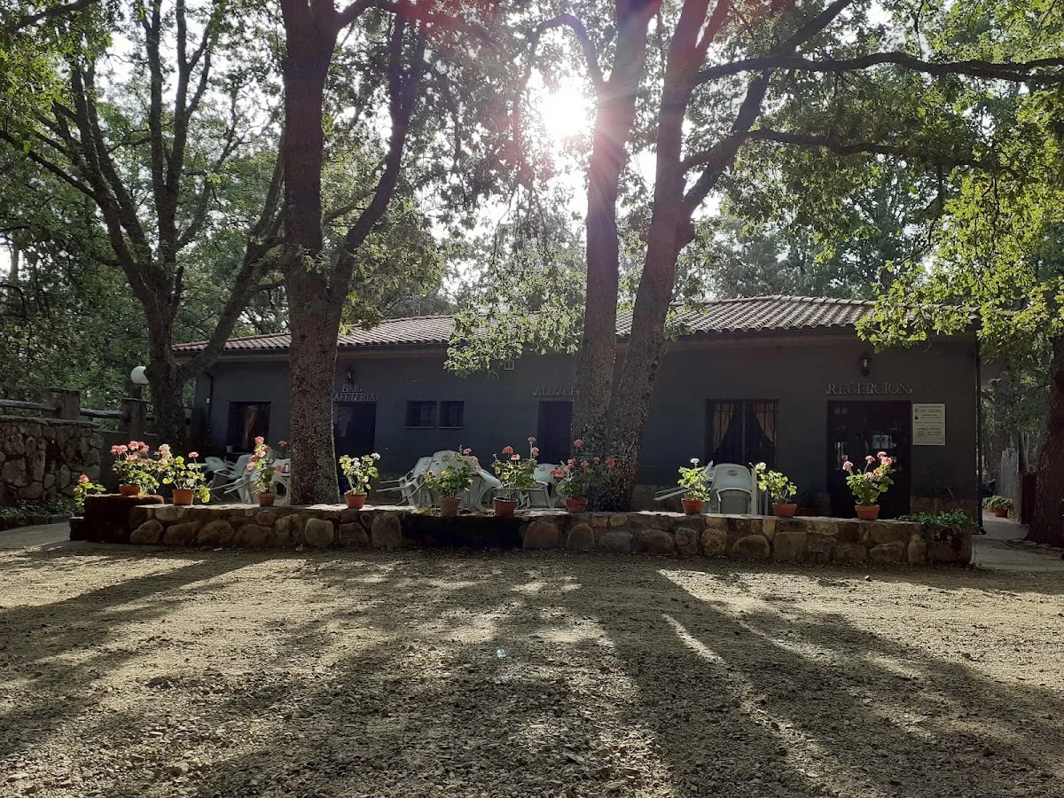 Camping las Cavenes — camping en El Cabaco, Salamanca, Castilla y León · 4.5 de 5 (237 opiniones)