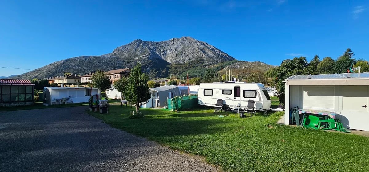 Camping Las Nieves — camping en Carretera de Redipollos s/n, 24855, León, España, Castilla y León · 4.5 de 5 (93 opiniones)