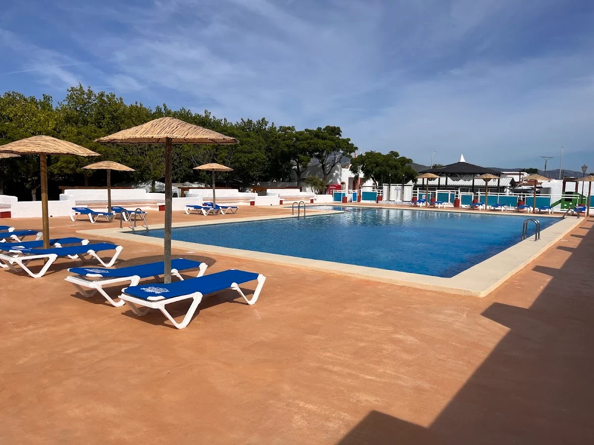 Camping L'Aventura: Bungalows y parcelas, en Daimús, Valencia — camping en Daimús, Valencia, Comunidad Valenciana · 4.0 de 5 (901 opiniones)