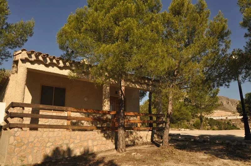 Camping Pinar del Rey — camping en Vélez-Blanco, Almería, Andalucía · 4.2 de 5 (382 opiniones)