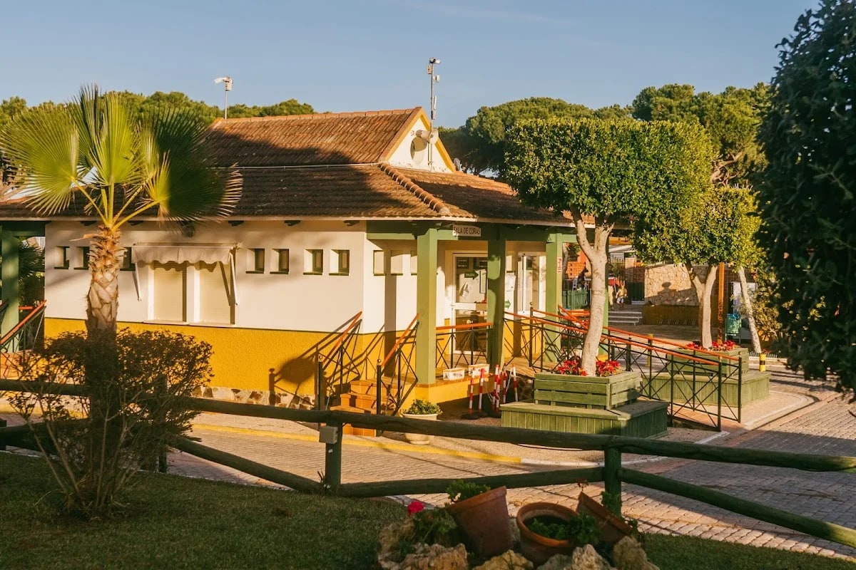 Camping Playa La Bota — camping en Punta Umbría, Huelva, Andalucía · 3.9 de 5 (2227 opiniones)