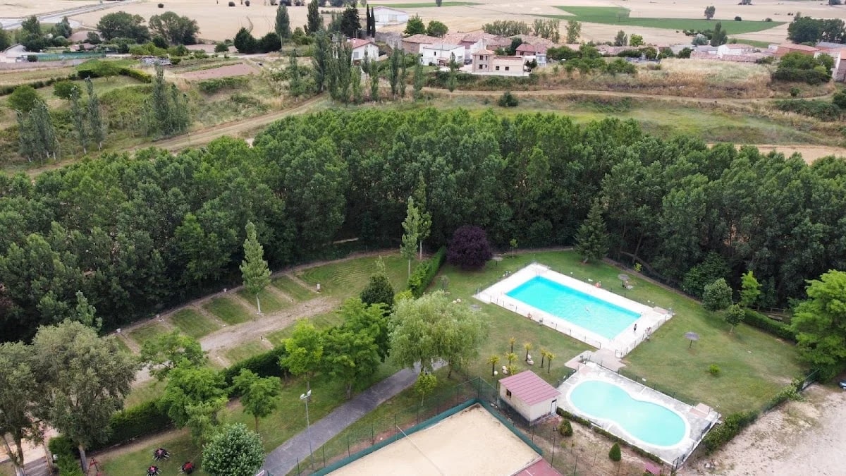 Camping Puerta de Los Montes Obarenes — camping en Busto de Bureba, Burgos, Castilla y León · 4.4 de 5 (338 opiniones)