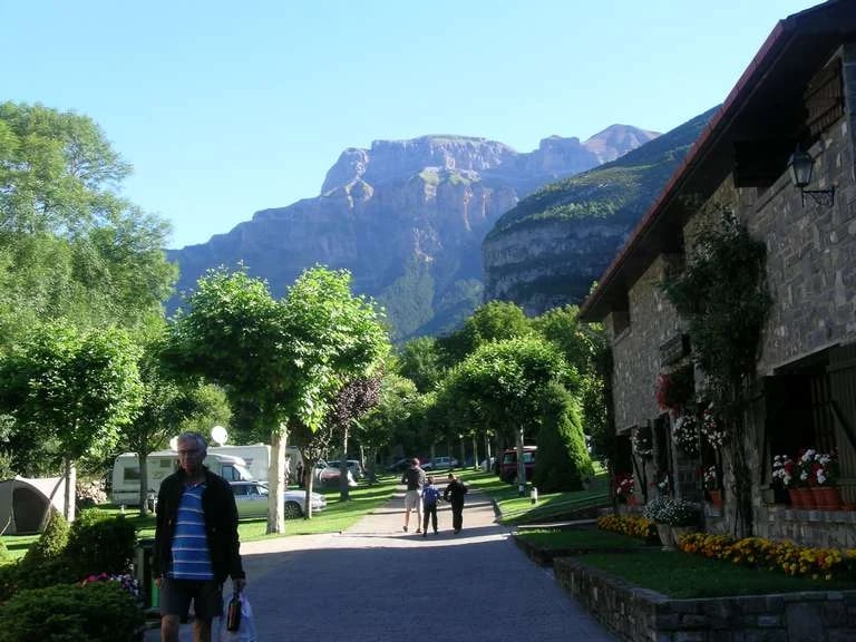 Camping Río Ara — camping en Torla-Ordesa, Huesca, Aragón · 4.3 de 5 (1463 opiniones)