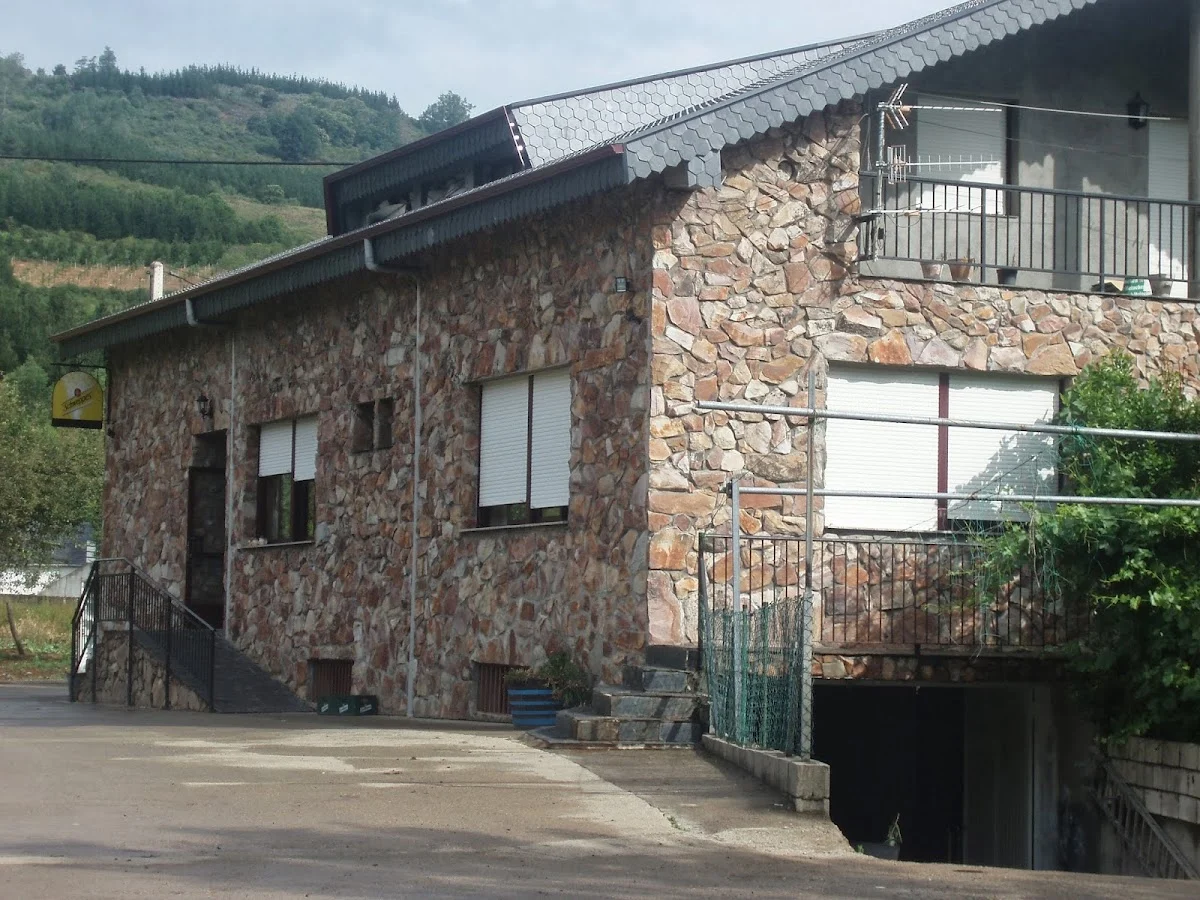 Camping Rivera del Cua — camping en Vega de Espinareda, León, Castilla y León · 4.4 de 5 (411 opiniones)