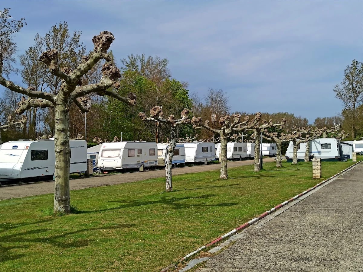 Camping Villarcayo — camping en Villarcayo, Burgos, Castilla y León · 3.8 de 5 (239 opiniones)