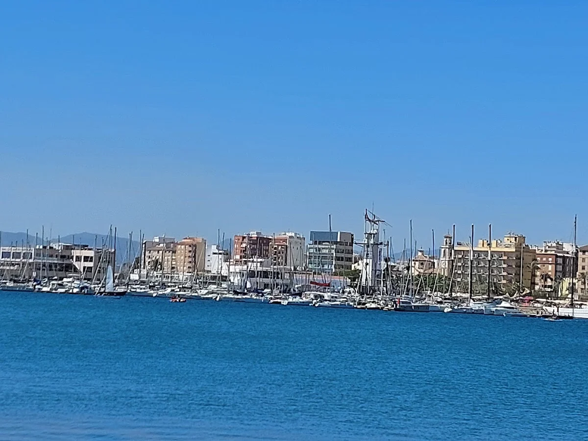 Caravana de Castellón — camping en Castelló de la Plana, Castelló, Comunidad Valenciana · 4.2 de 5 (347 opiniones)