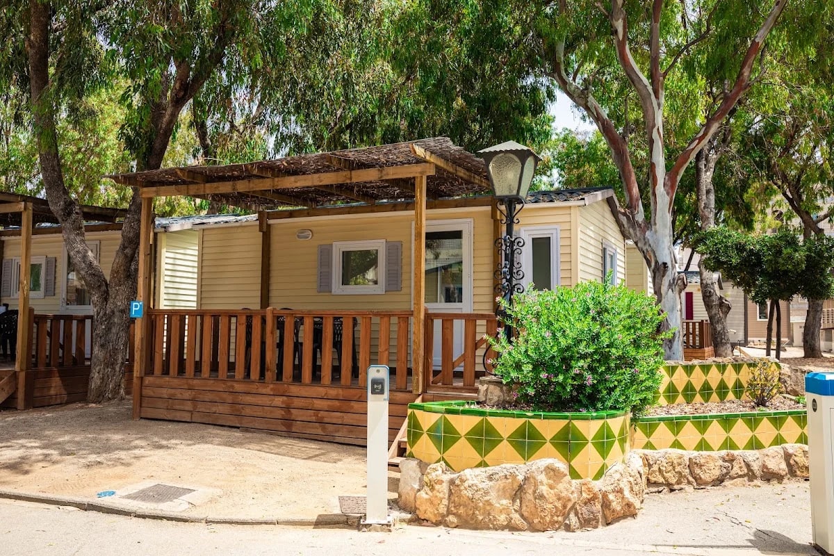 HolaCamp Sant Salvador — camping en Coma-ruga, Tarragona, Cataluña · 3.5 de 5 (1512 opiniones)