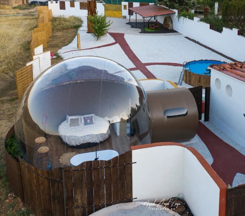 Hotel Burbuja Antisaturno / Glamping Alto Tajo — burbujas en Ablanque, Guadalajara, Castilla-La Mancha · 4.9 de 5 (60 opiniones) · Una única burbuja: sois los únicos huéspedes de la finca