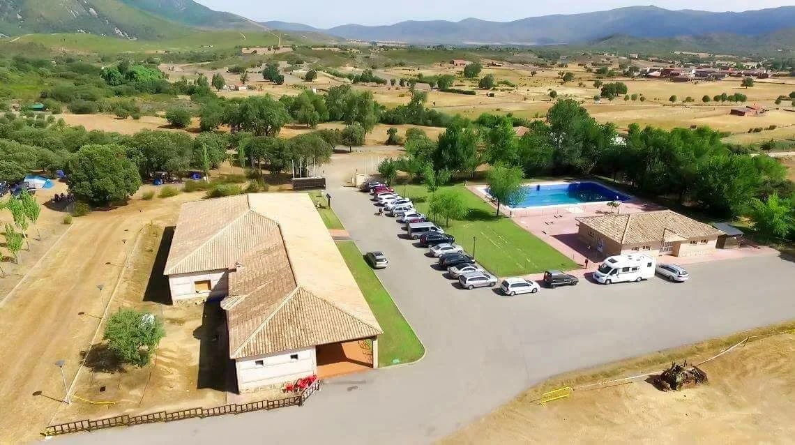 Kampaoh Cabañeros — camping en Navas de Estena, Ciudad Real, Castilla-La Mancha · 4.2 de 5 (21 opiniones)