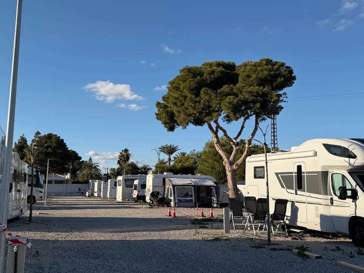 Sunset Camper Area — camping en El Campello, Alicante, Comunidad Valenciana · 4.3 de 5 (172 opiniones)