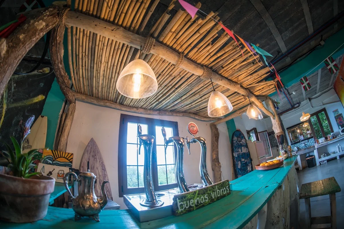 Surf Camp San Sebastian — camping en Arrutiegia Auzoa, 26, 20809, Gipuzkoa, España, País Vasco · 4.4 de 5 (436 opiniones)