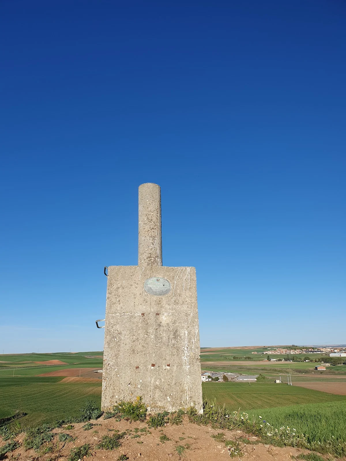 Vértice Geodésico Cabezas de Salamanca — camping en Poligono los Villares Reina, Salamanca, Castilla y León · 5.0 de 5 (5 opiniones)